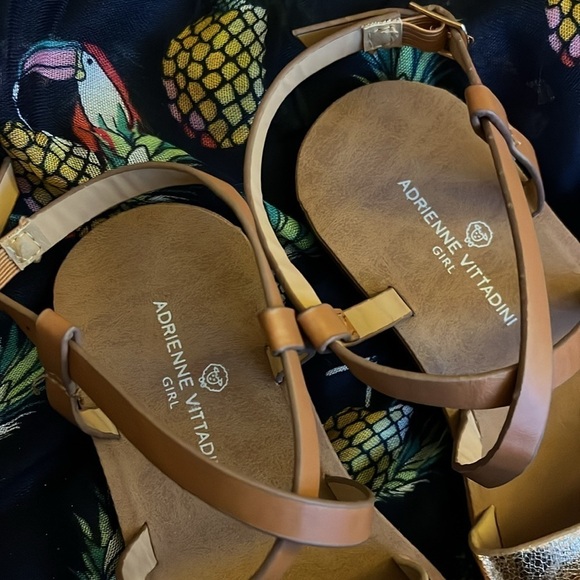 Brand New Adrienne Vittadini Metallic Gold & Tan Ankle Strap Gladiator Sandals - Picture 5 of 13